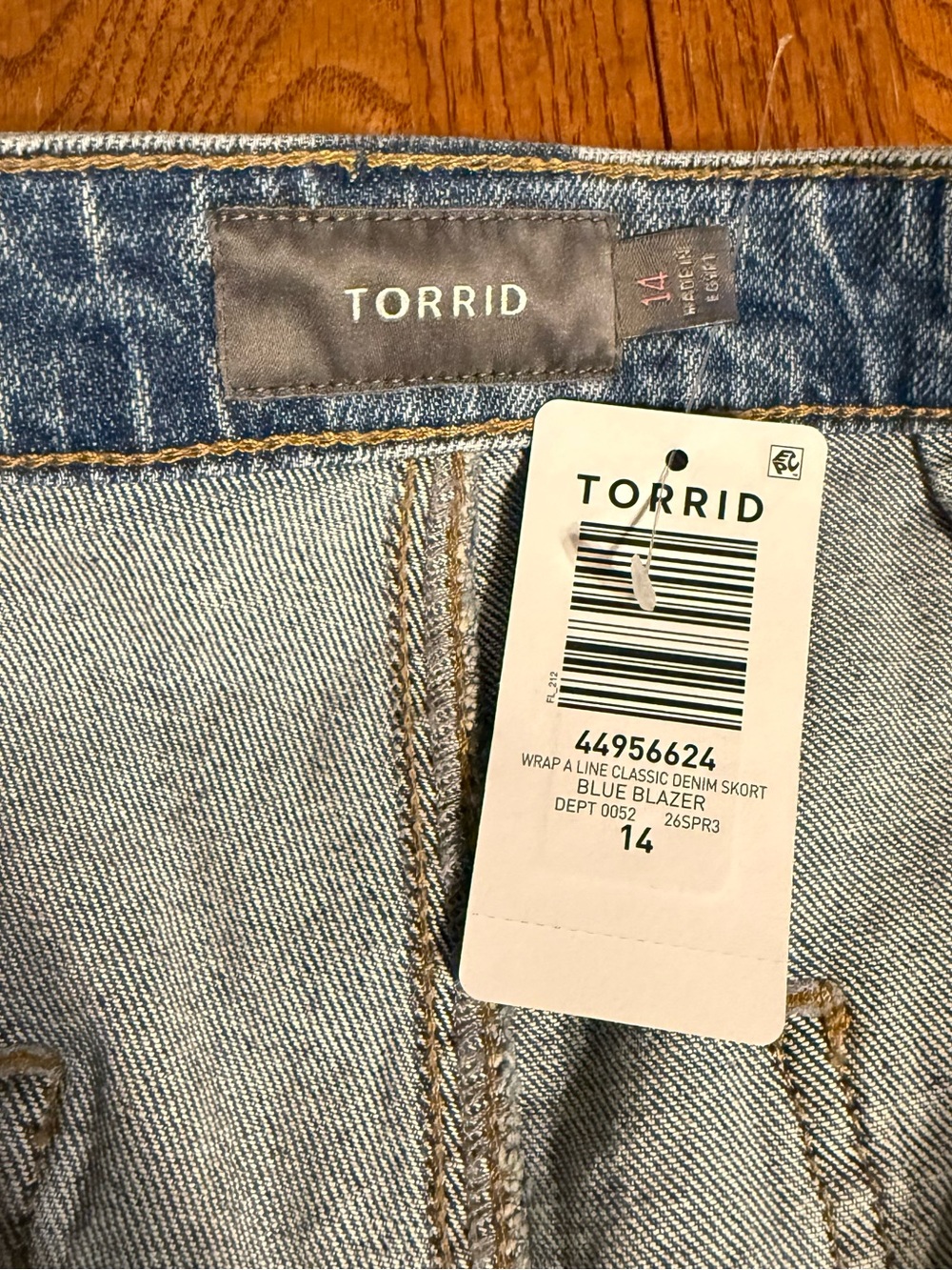 Torrid Wrap A-Line Denim Jean Skort in Blue Sz 14 NWT - Picture 8 of 15